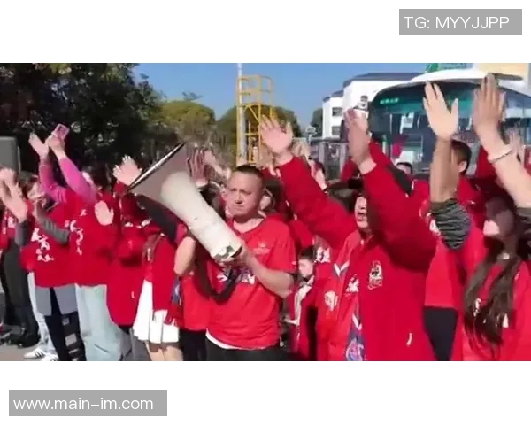 弗拉格感受球迷热情期待继续展现精彩表现回馈支持