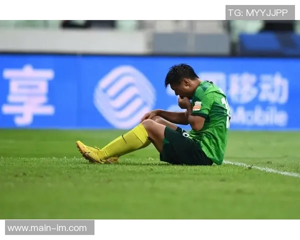 浙江队正式签约26岁前锋方昊北京国安球员将身披18号战袍出战